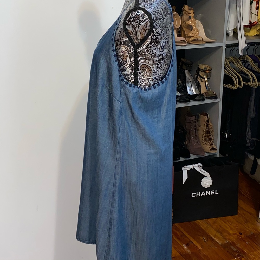 Dress - Picture 2 of 4